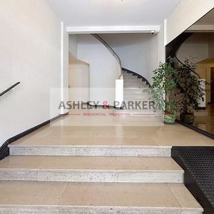 Property in Carre d'Or