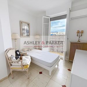 Property in Carre d'Or