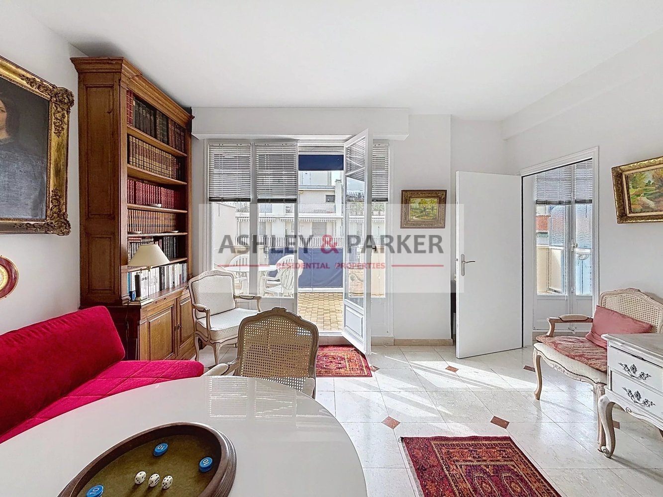 Property photo in Carre d'Or