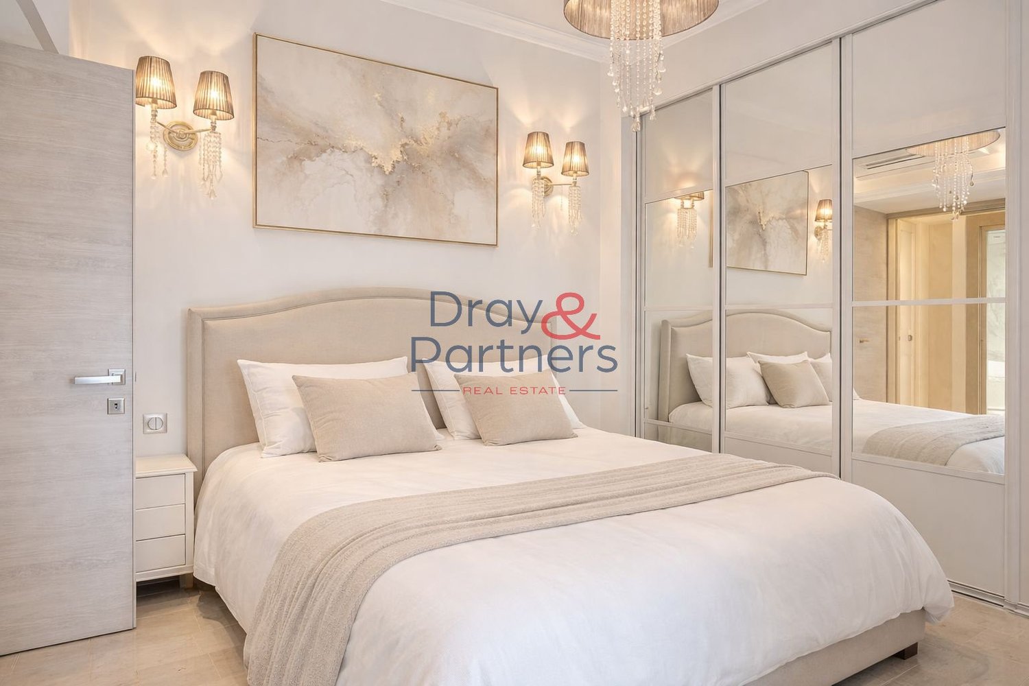 Property photo in Carre d'Or