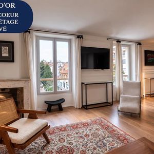 Property in Carre d'Or