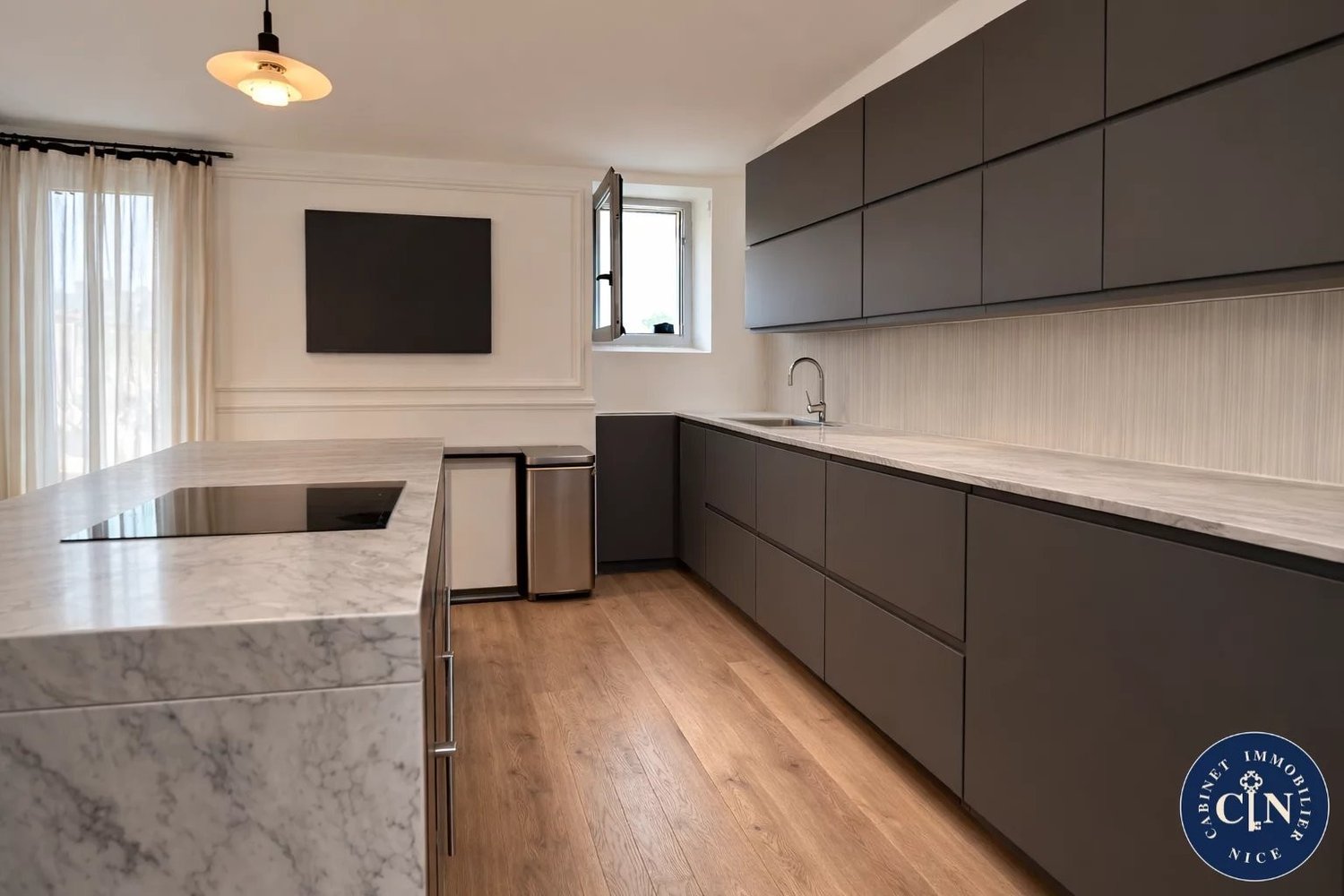 Property photo in Carre d'Or