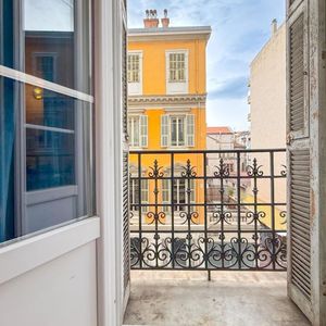 Property in Carre d'Or