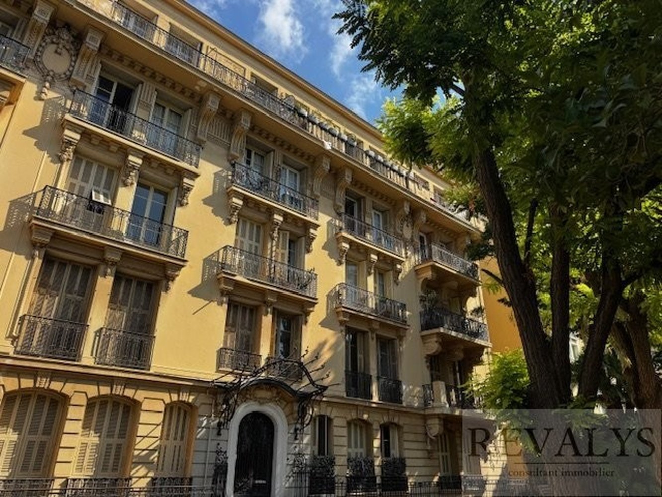 Property photo in Carre d'Or