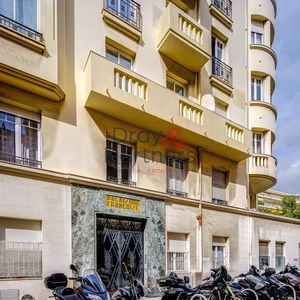 Property in Carre d'Or