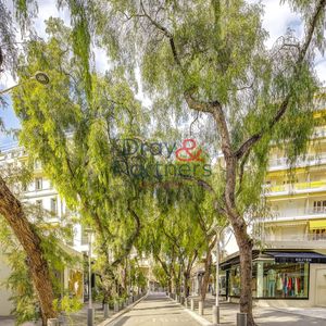 Property in Carre d'Or