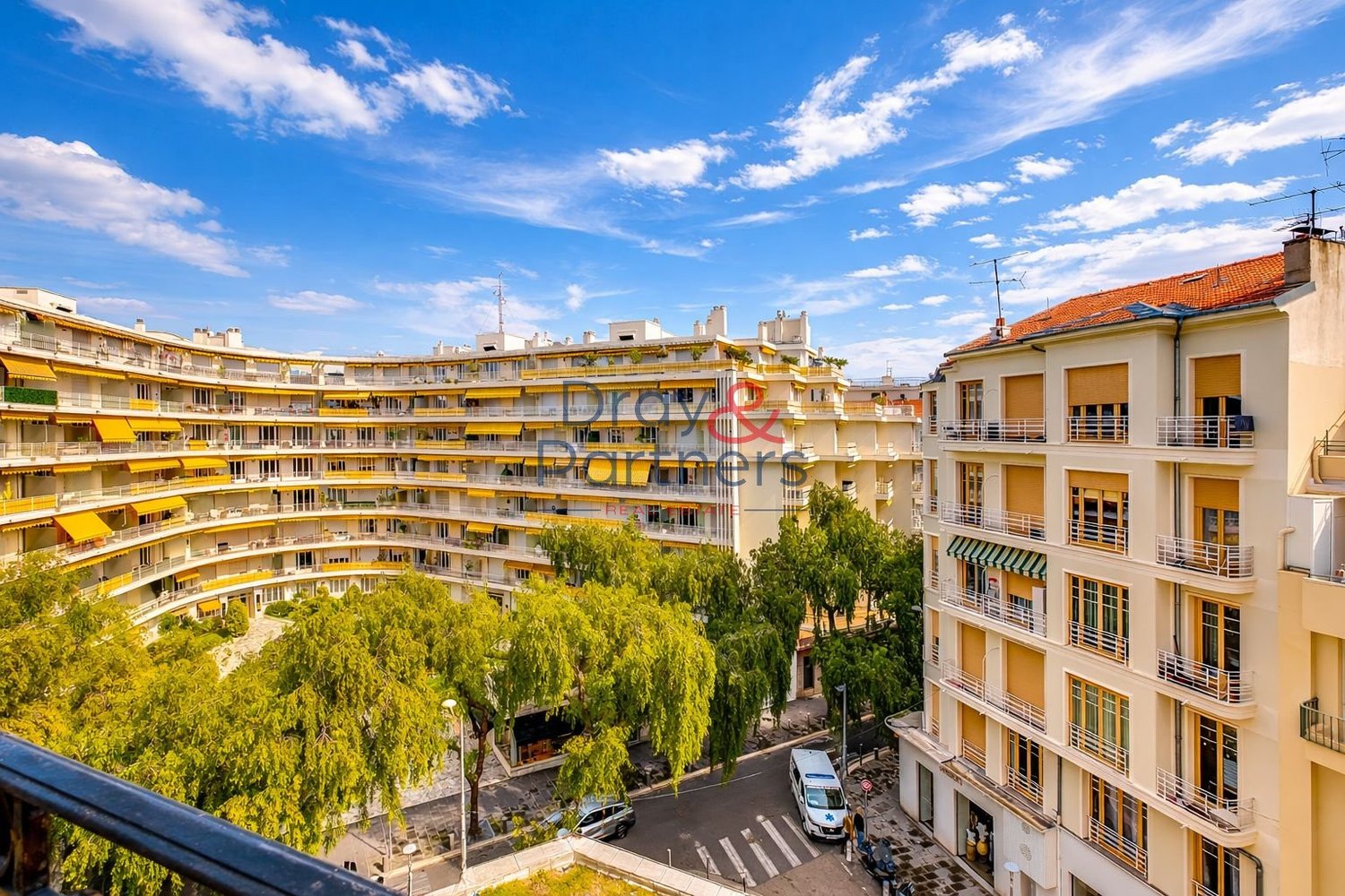 Property photo in Carre d'Or