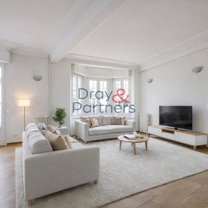 Property in Carre d'Or