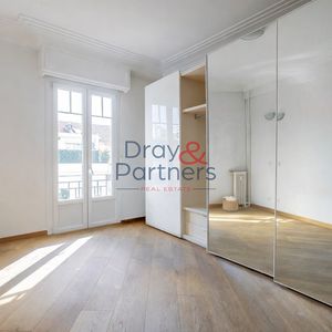 Property in Carre d'Or