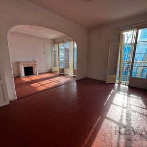 Property in Carre d'Or