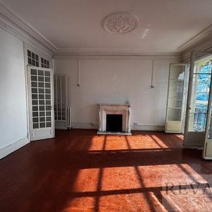 Property in Carre d'Or