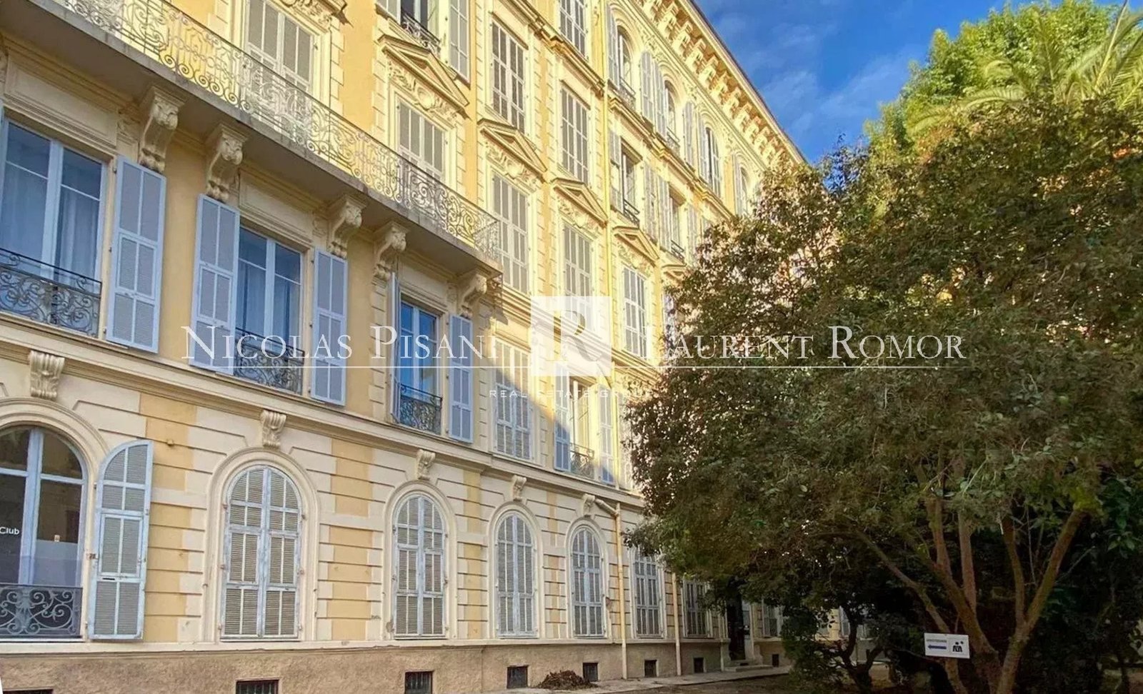 Property photo in Carre d'Or