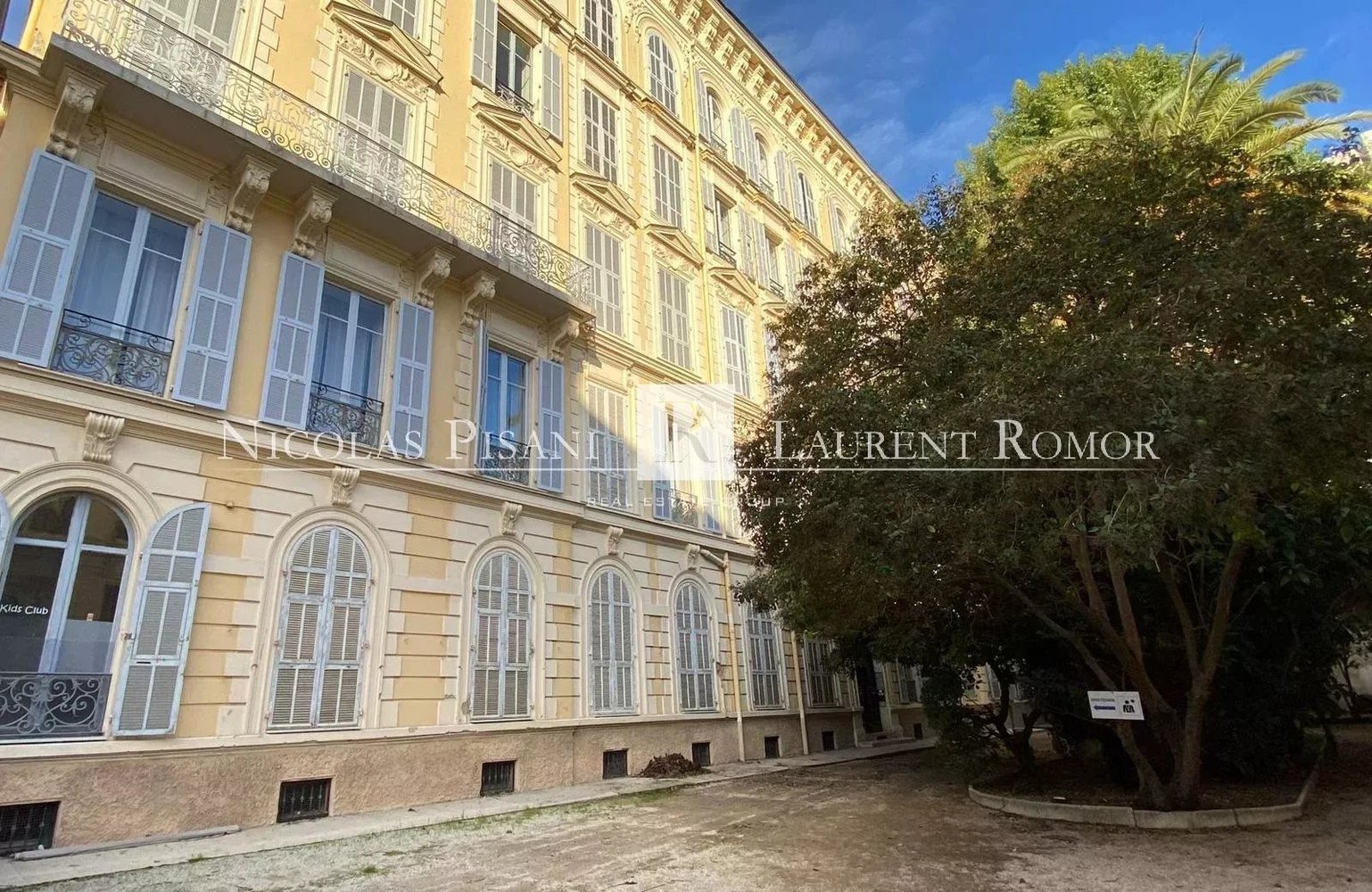 Property photo in Carre d'Or