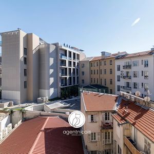 Property in Carre d'Or