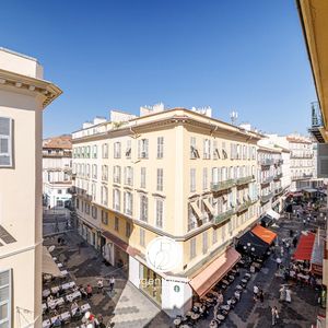 Property in Carre d'Or