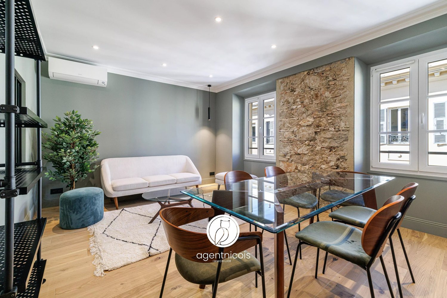 Property photo in Carre d'Or