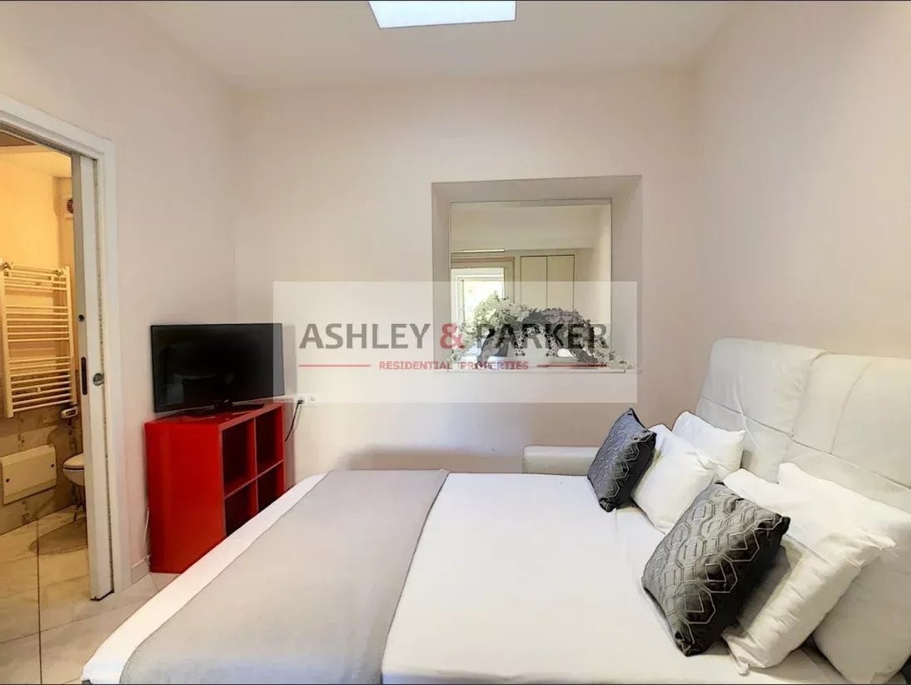 Property photo in Carre d'Or