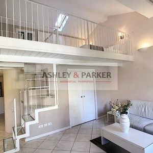 Property in Carre d'Or