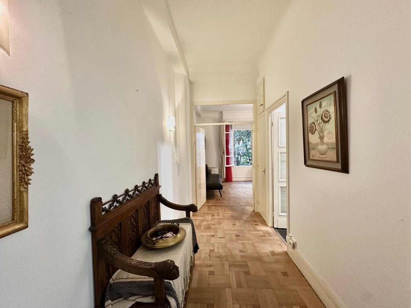 Property photo in Carre d'Or