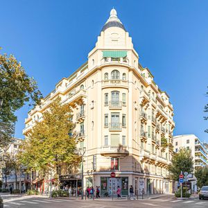 Property in Carre d'Or