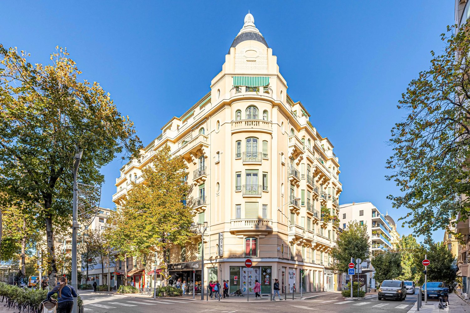 Property photo in Carre d'Or