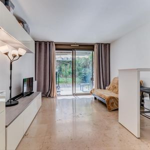 Property in Carre d'Or