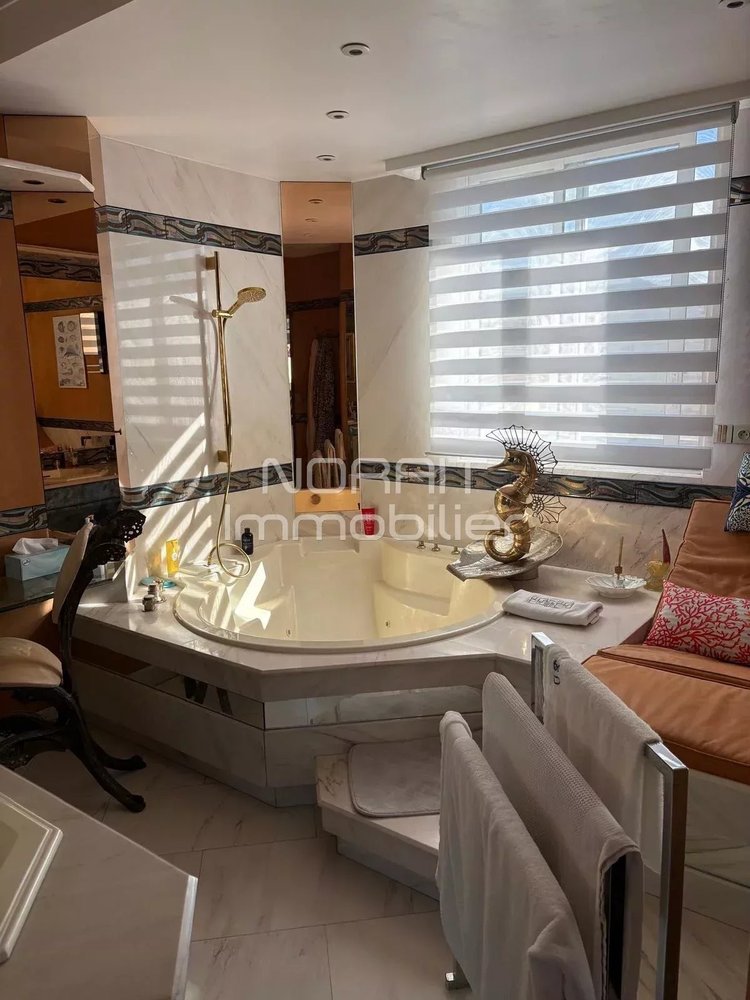 Property photo in Carre d'Or