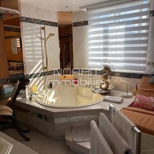 Property in Carre d'Or