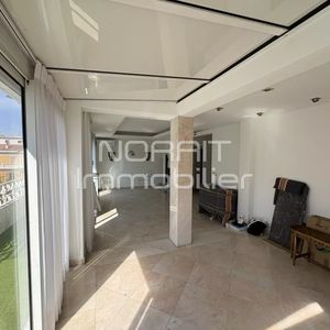 Property in Carre d'Or