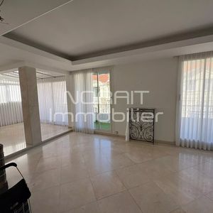 Property in Carre d'Or