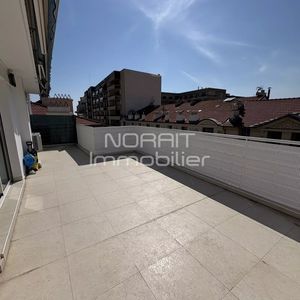 Property in Carre d'Or