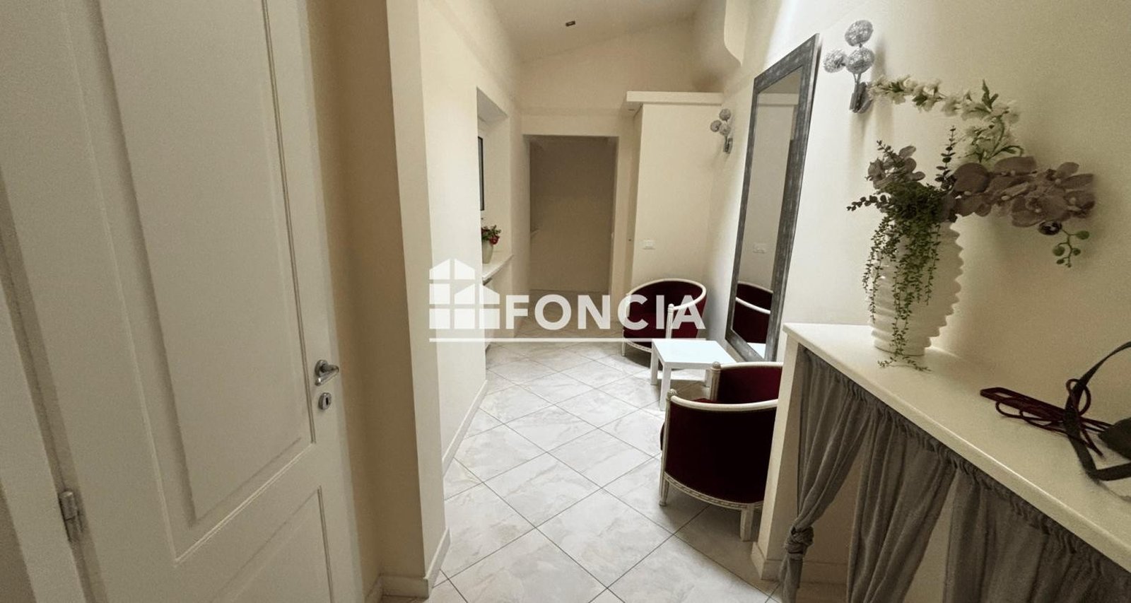 Property photo in Carre d'Or