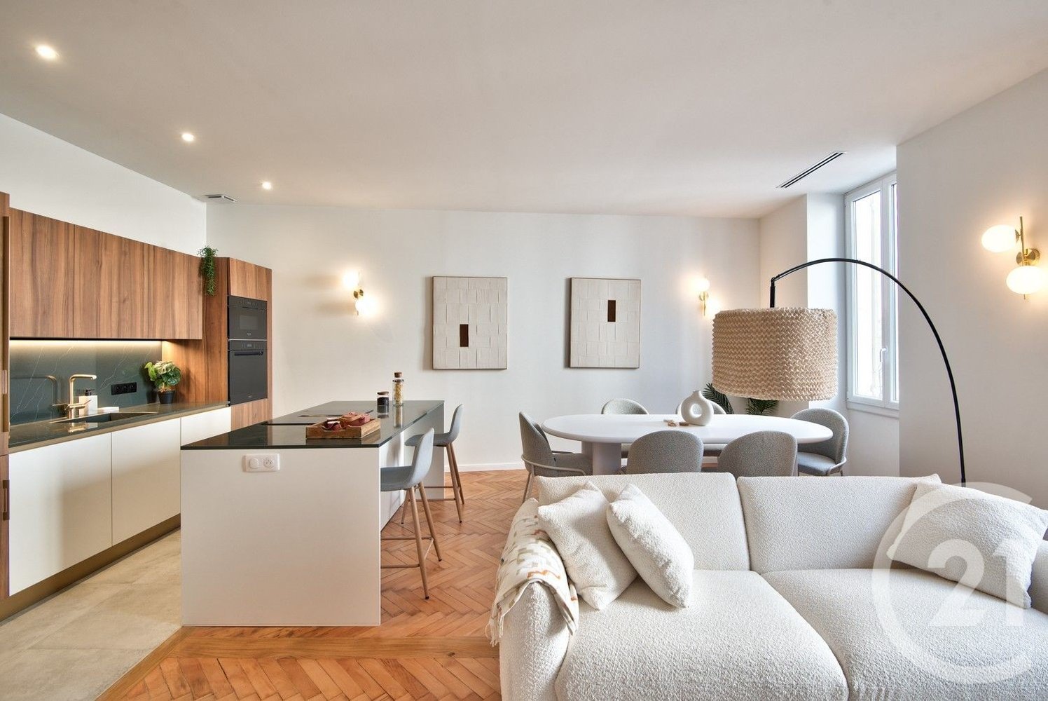 Property photo in Port