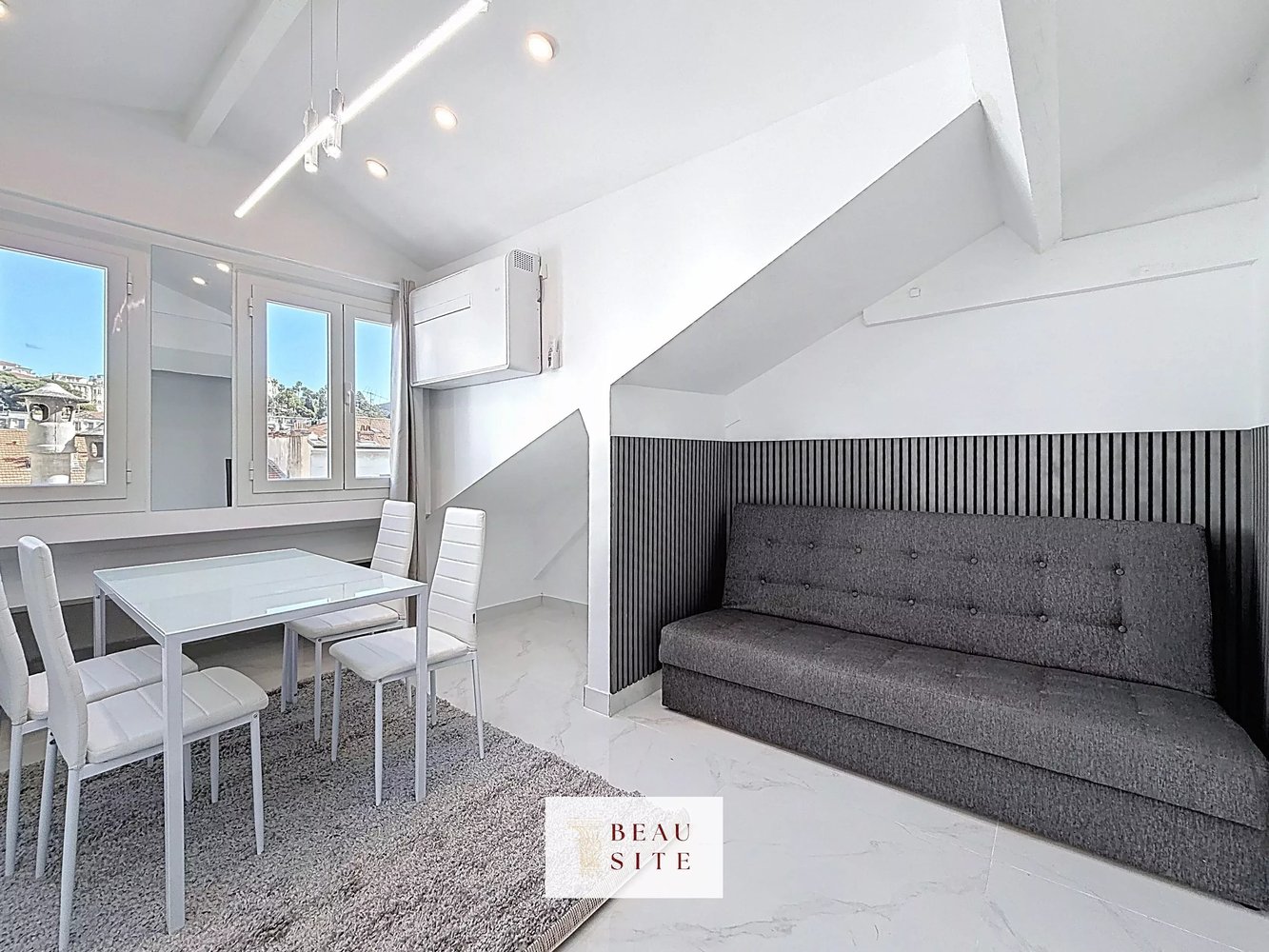 Property photo in Carre d'Argent