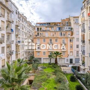 Property in Carre d'Argent