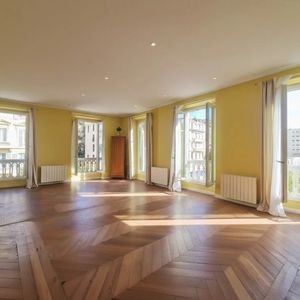Property in Carre d'Argent
