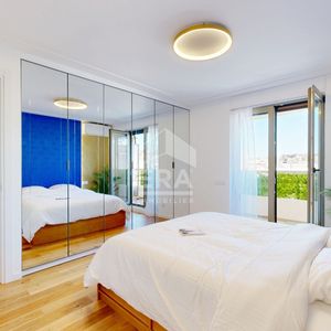 Property in Carre d'Or