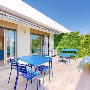 Property in Carre d'Or