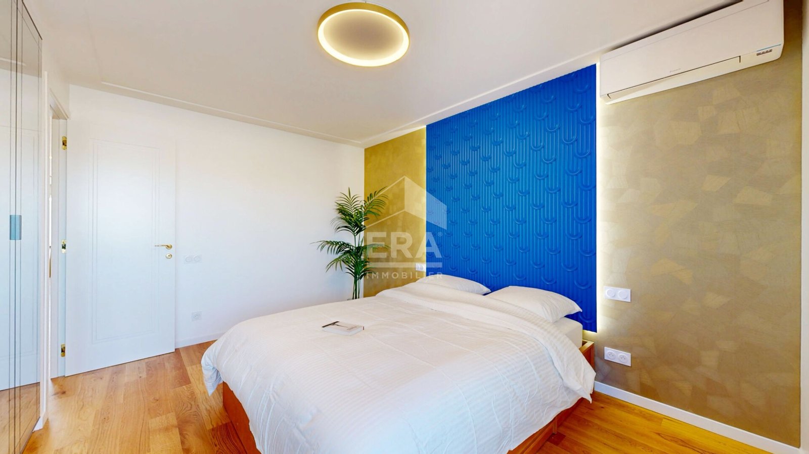 Property photo in Carre d'Or