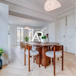 Property in Carre d'Or