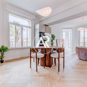 Property in Carre d'Or