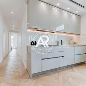 Property in Carre d'Or