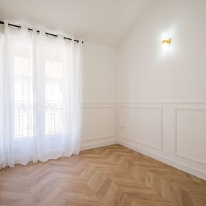 Property in Carre d'Or