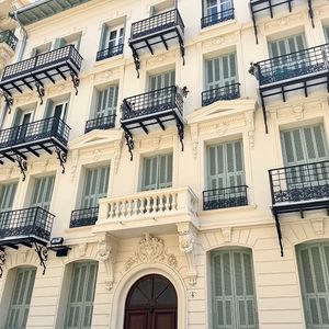 Property in Carre d'Or