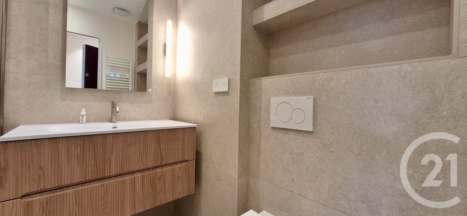 Property photo in Carre d'Or