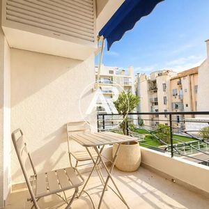 Property in Carre d'Or