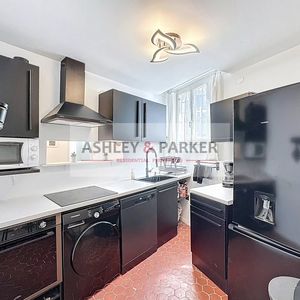 Property in Carre d'Or