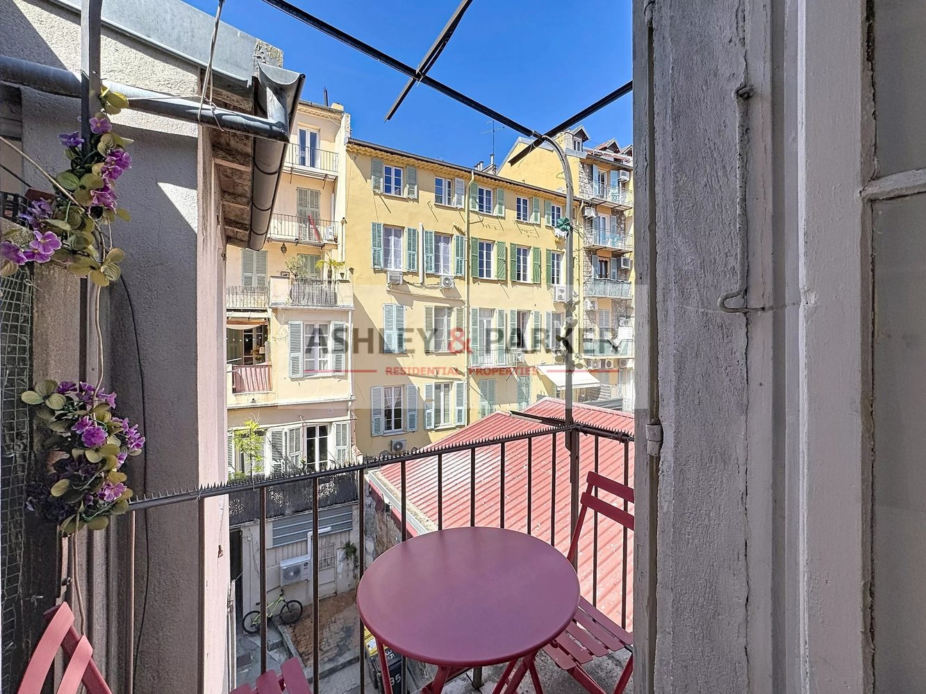 Property photo in Carre d'Or