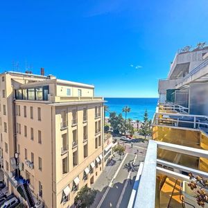 Property in Carre d'Or