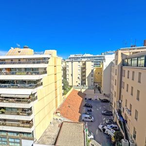 Property in Carre d'Or